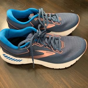 Almost new Brooks running shoes